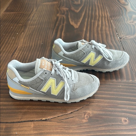 New Balance Classic Kids Sneakers - Gray - Picture 3 of 4